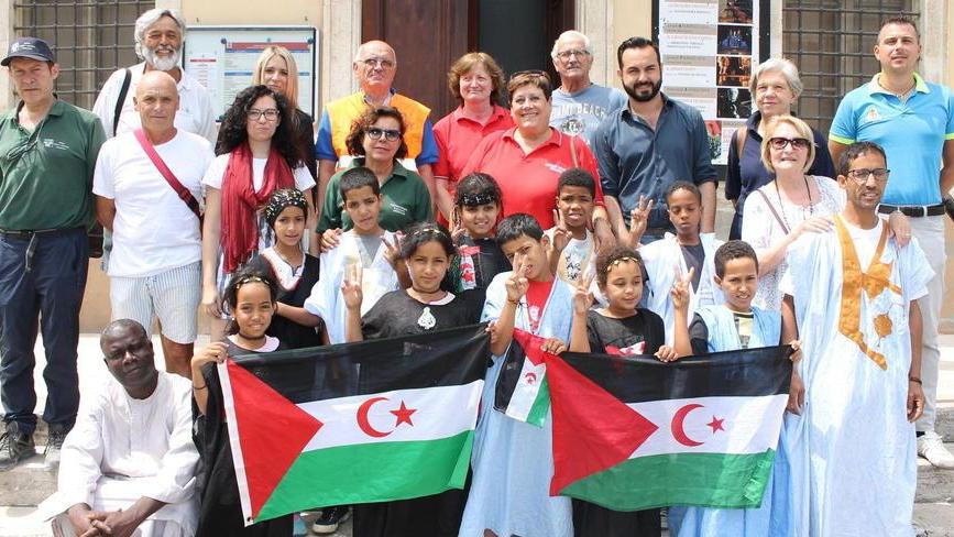 Feste, sorrisi e tuffi per i bambini del popolo Saharawi