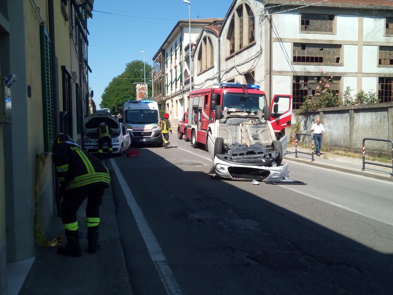 Tamponamento con feriti in superstrada ed è subito caos