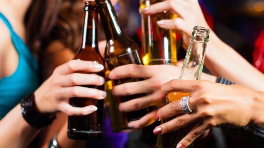 Serve alcol a minori di 16 anni, denunciato proprietario del locale