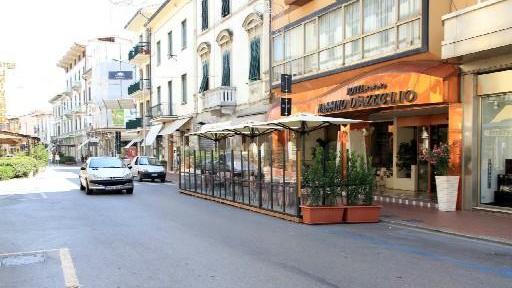 Asshotel detta tre condizioni per firmare