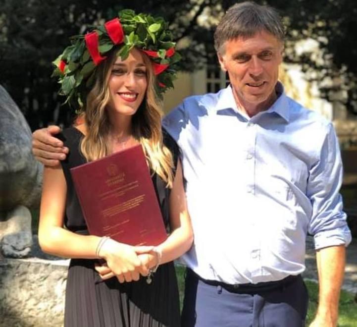 Muore travolta a Carpi, la figlia si laurea quattro giorni dopo: «La mia tesi è per la mamma» 