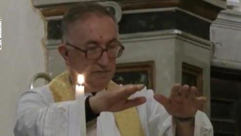 Commozione in carcere per i funerali di don Vincenzo