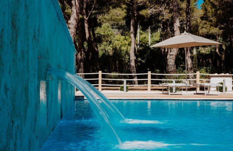 Un party esclusivo illuminato dalla luna al resort Fontermosa 