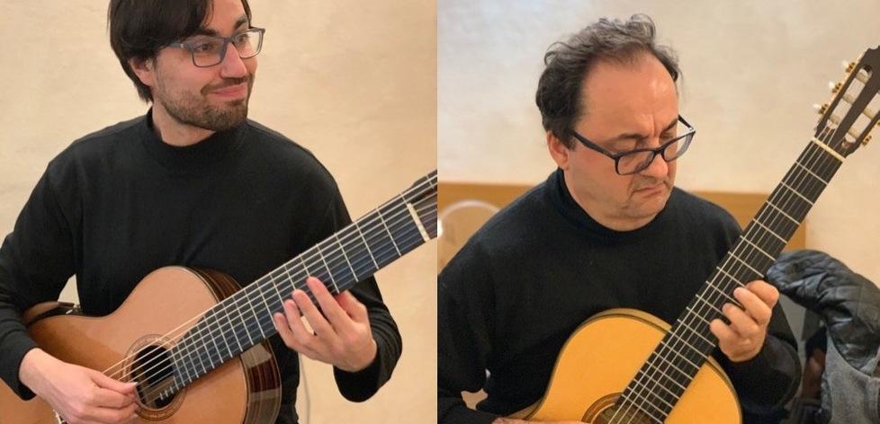 Porciano, in piazza della chiesa suona quartetto di chitarre