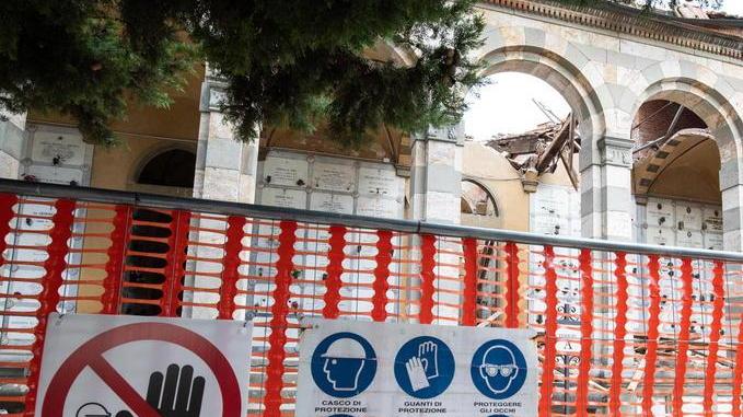 «Impossibile portare un fiore ai miei cari»