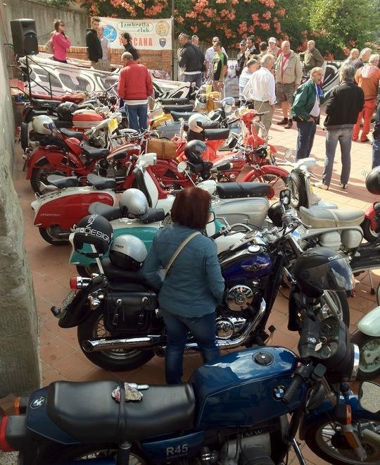 Auto e moto d’epoca nella Svizzera pesciatina