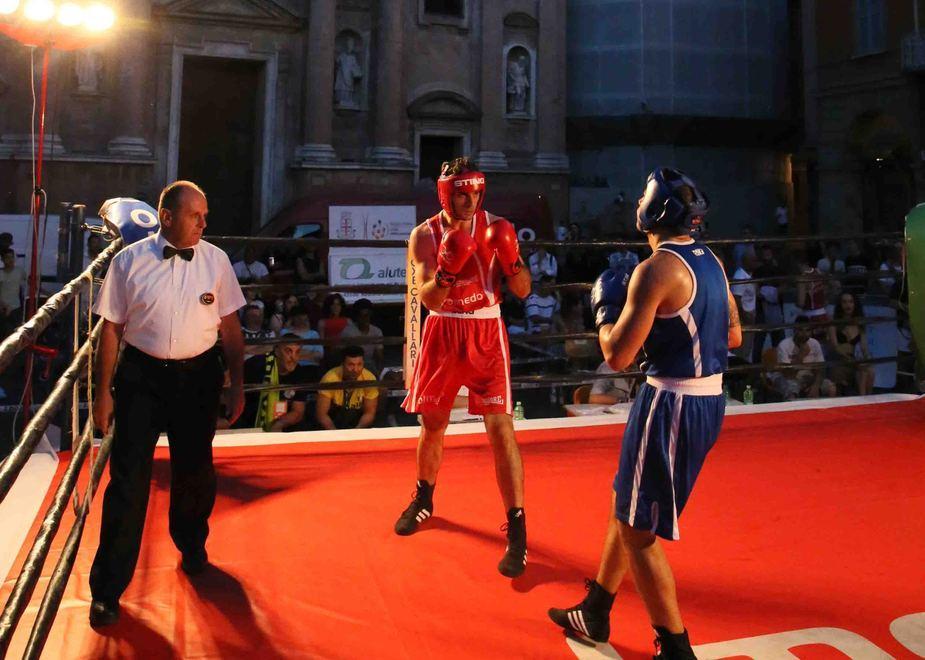 Pugilato in piazza questa sera