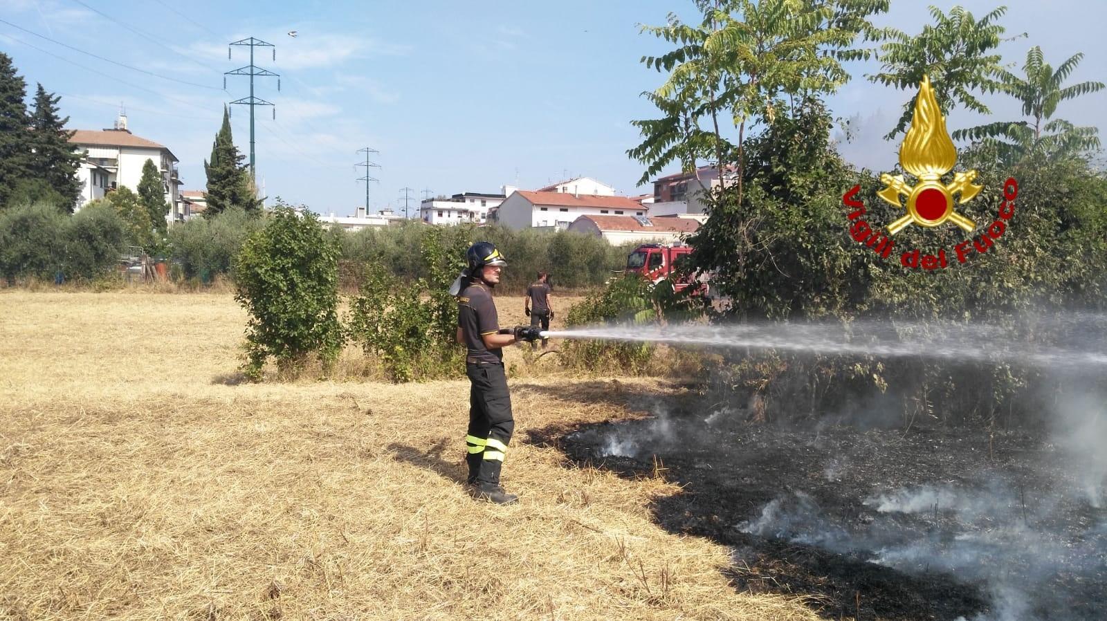 L'incendio tra via Valentini e via De André