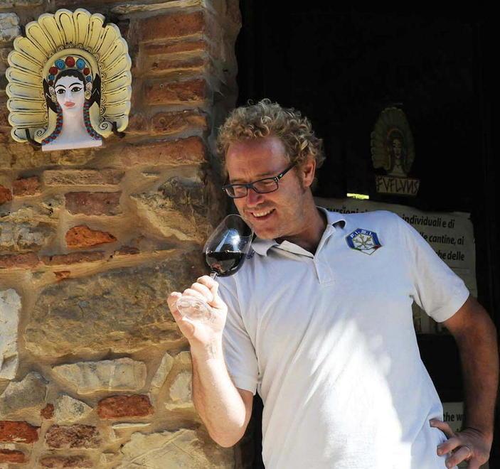 Fufluns, compie vent’anni il turismo legato al vino