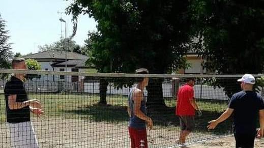 Rinati i campi da beach grazie ai volontari «Ora tocca al Comune»