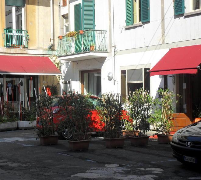 Pasticcio in piazzetta dove la tassa raddoppia 