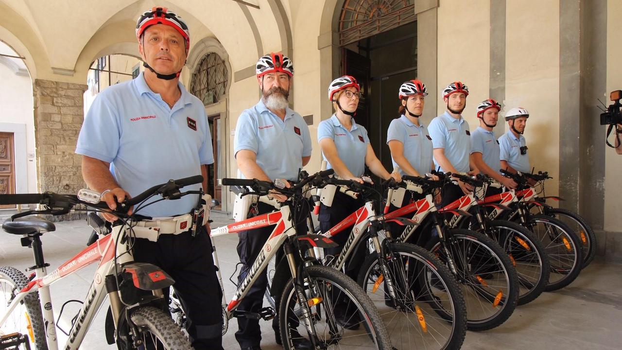 I vigili urbani in bicicletta (foto Batavia)