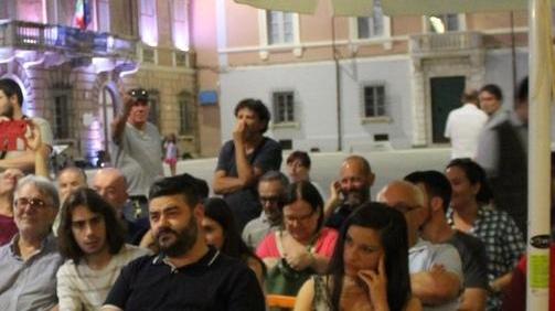 La sinistra si ritrova in piazza Mercurio: ci siamo e siamo vivi