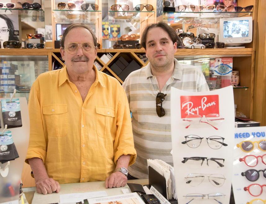 Bianchi, l’ottica che da cinque generazioni serve attori, cantanti lirici e fumettisti 