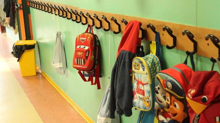 Insegnanti assunte “a singhiozzo”: adesso il Comune di Pistoia le deve risarcire