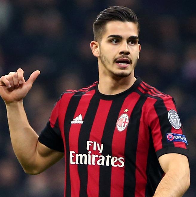 Il Milan cede Andrè Silva e va all’assalto di Correa Suso corteggiato dalla Roma