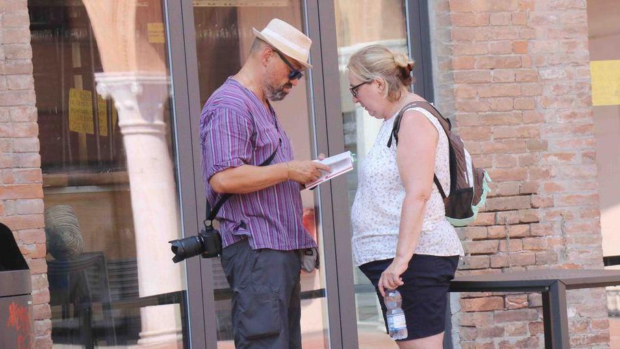 Turismo, i visitatori promuovono Ferrara «Peccato per i negozi chiusi e pochi Wc»
