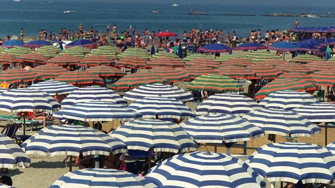 Bagni, ecco i nuovi costi per le concessioni
