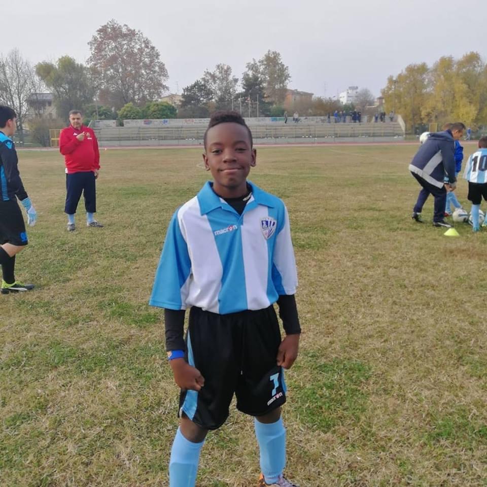 Il papà di Ibrahym agli amici: "Non piangete, mio figlio voleva la gioia"