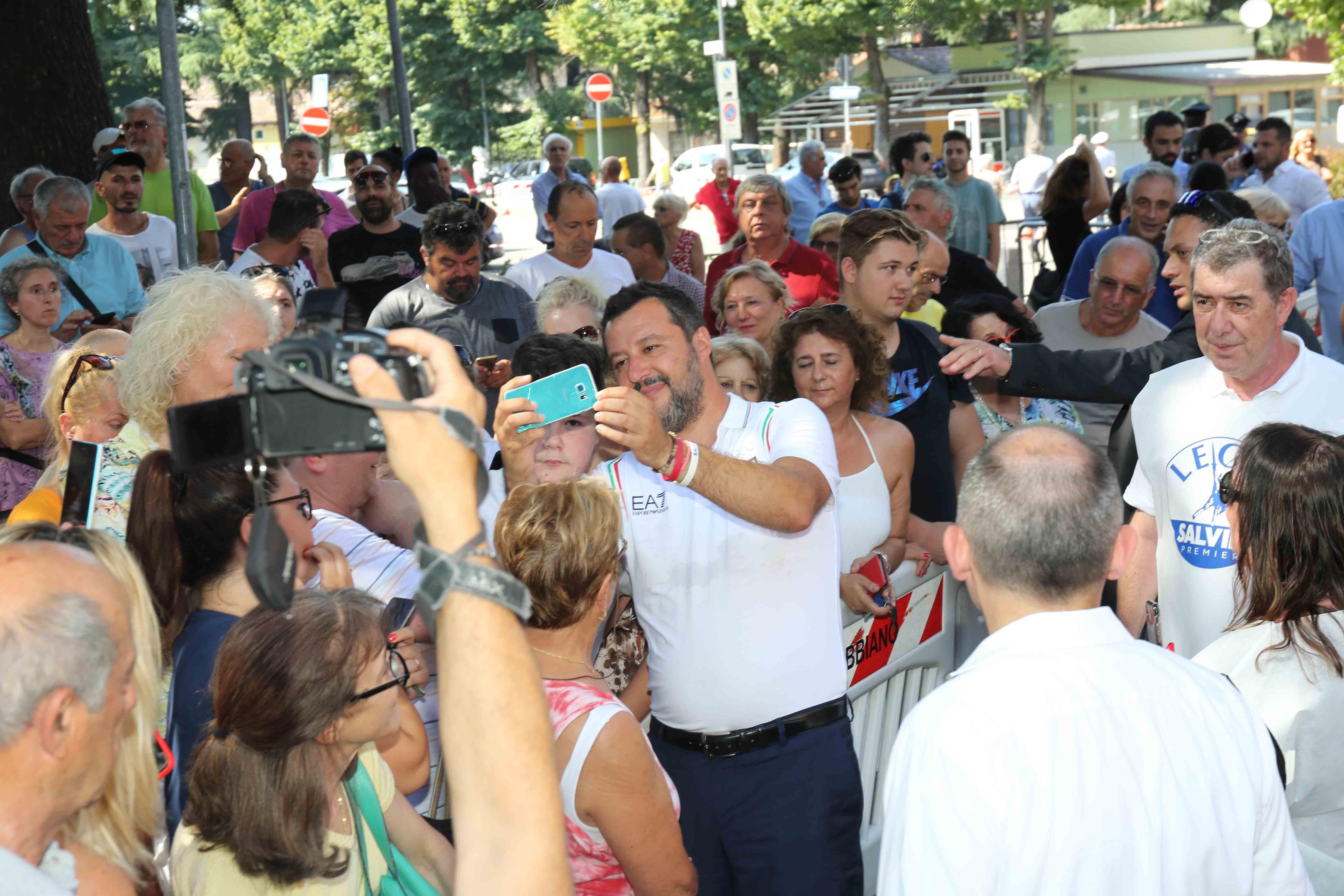 Salvini a Bibbiano, lo Stato in un angolo