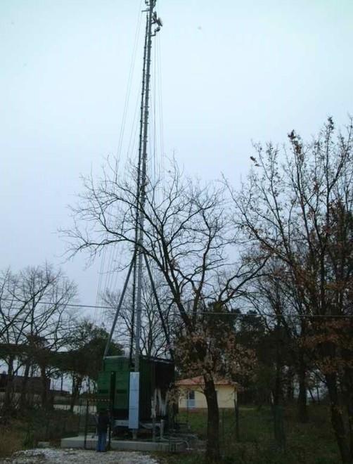 Incendio all’antenna, non viene esclusa la pista anarchica 