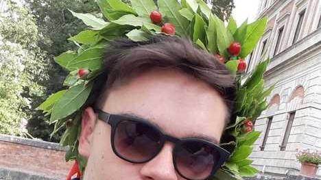 Simonetti si è laureato all’Università di Siena