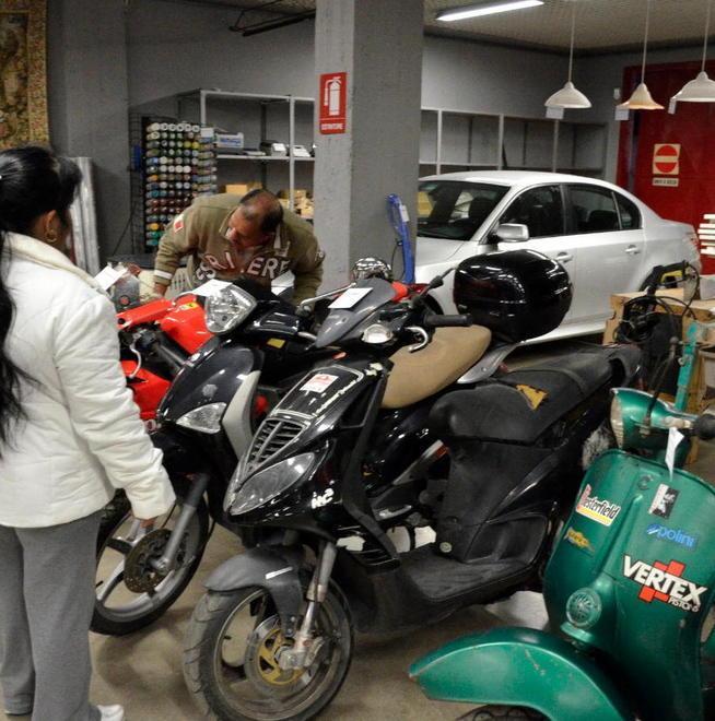 Auto al prezzo base di 5 euro all’asta è boom di compratori 