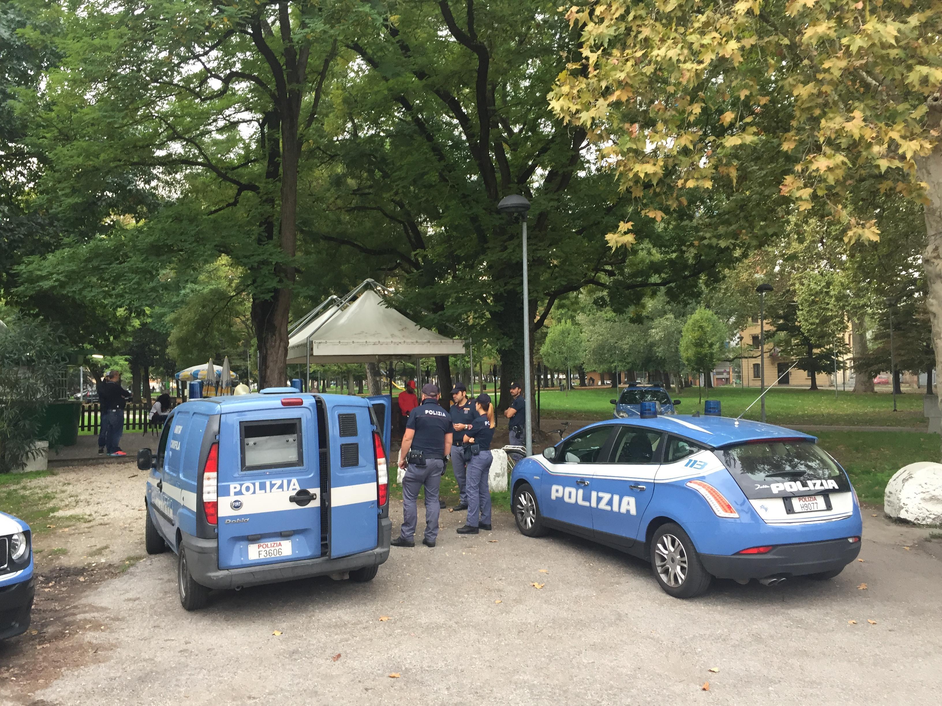 Controlli della polizia alla Gad, sequestrato oltre un etto di cannabis