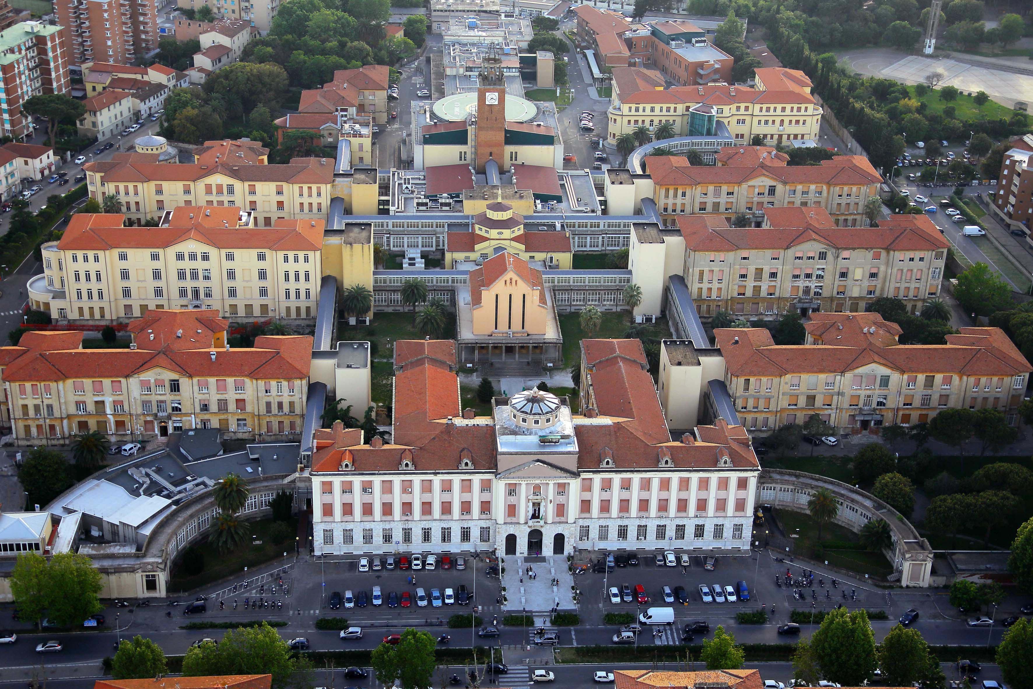L'attuale ospedale di Livorno (foto Fabio Muzzi)
