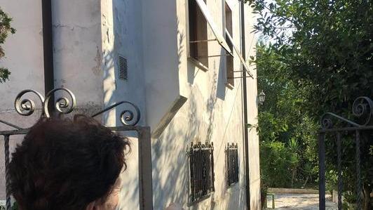 Nada Susini indica da dove sono passati i ladri