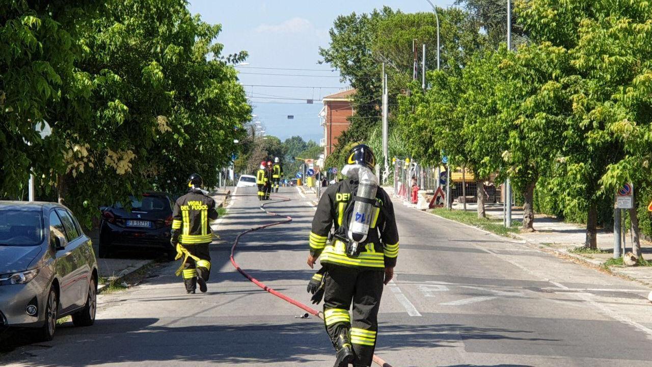 I vigili del fuoco durante l’intervento