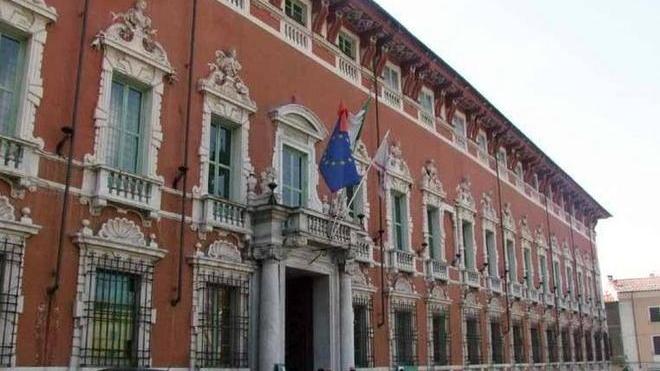 Provincia discute a tavola Il pranzo ci costa 875 euro