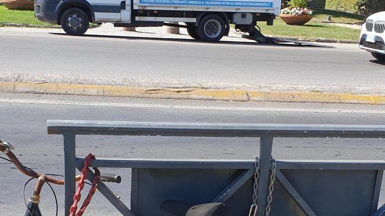 Trenta bici rimosse da piazzale Ricasoli e dalla circonvallazione