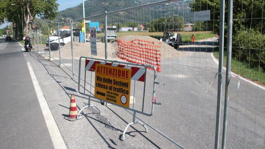 I lavori di Gaia fanno infuriare i commercianti