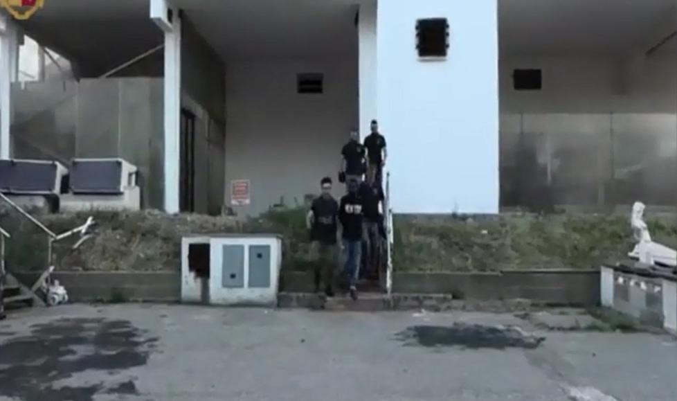 “Ik”, il portavoce del padrino a Modena in affari tra “lucciole” e truffe on-line 