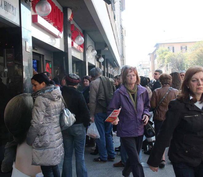 Apre il market, via Marradi ko 