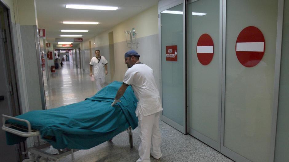 È ricoverata dopo un’emorragia cerebrale ma le tocca comprarsi il farmaco salvavita