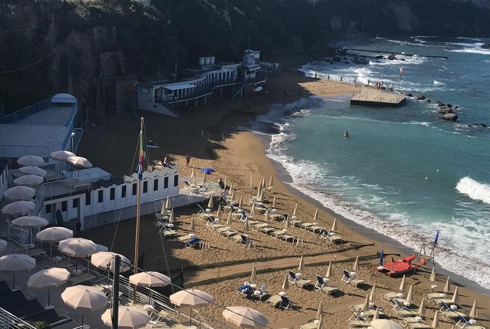 La baia del Quercetano (foto d'archivio)