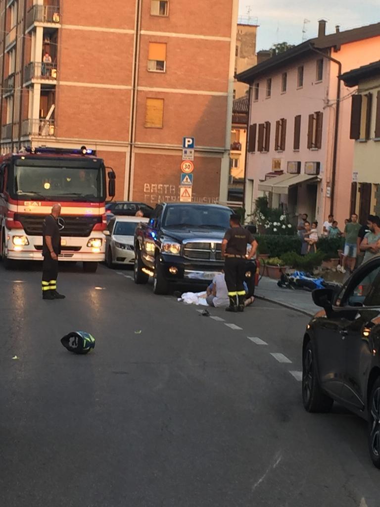 L'incidente in via Rivasi a Cavriago, dove è morto un ragazzo di 17 anni