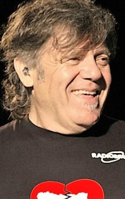 Beppe Carletti racconta I Nomadi: una storia di musica e amicizia 