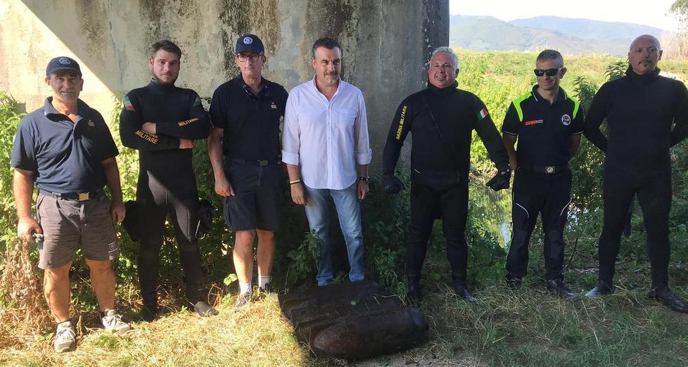 Tre bombe della Grande Guerra tirate fuori dal canale Rogio 