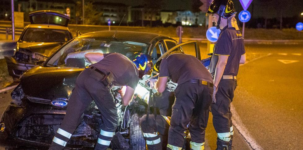 Scontro nella notte tra Ford e Punto Autisti in ospedale 