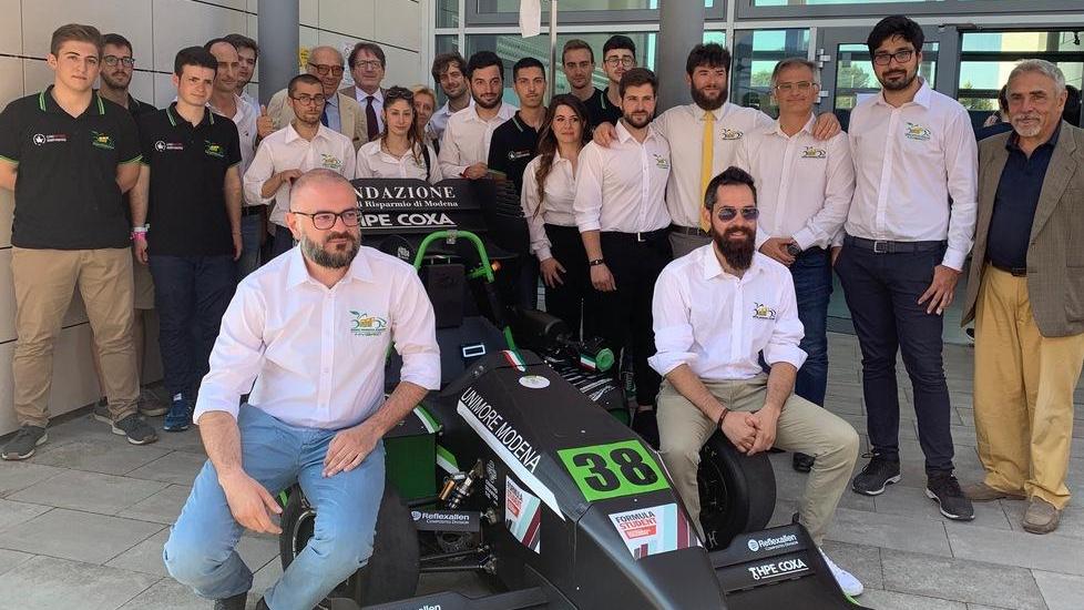 Un trionfo per Unimore primo premio assoluto sul circuito di Silverstone