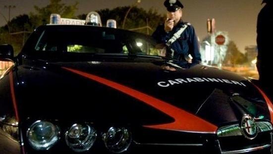 Sorpresi a rubare nella notte in un bar