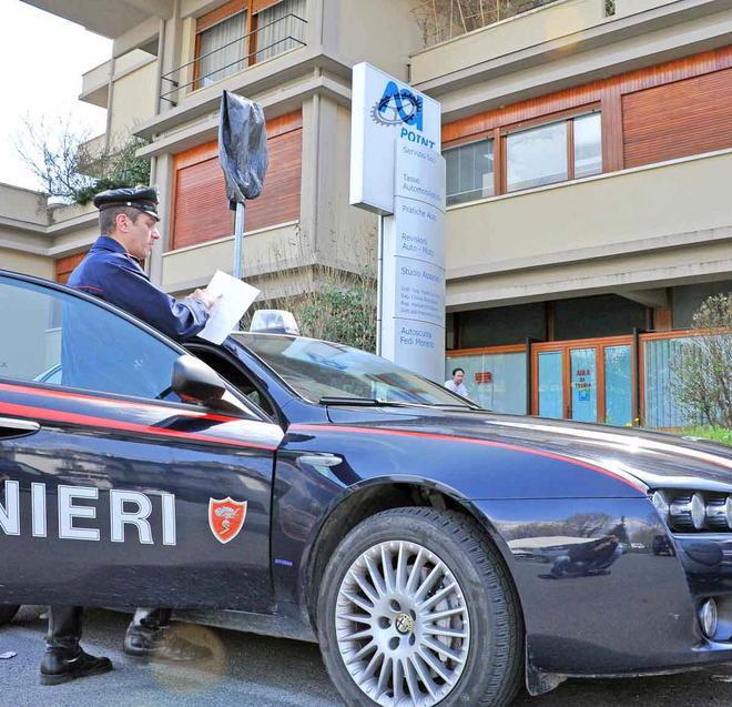 Trincetto in mano rapina l’ufficio Aci 