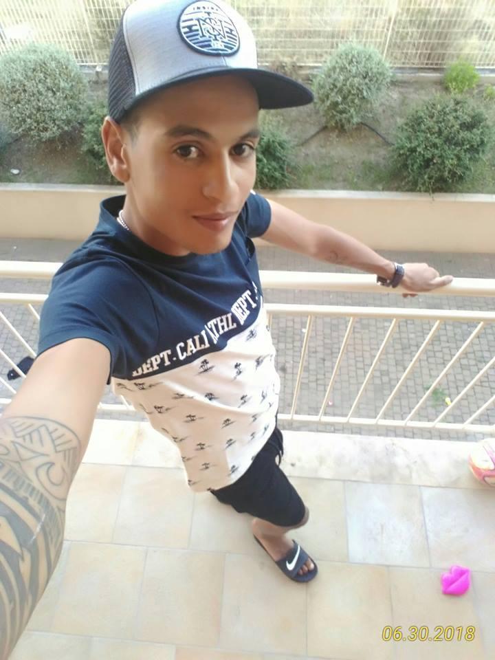 Ilyes Karroud, portato in carcere dalla polizia dopo essere evaso due volte e aver picchiato la compagna