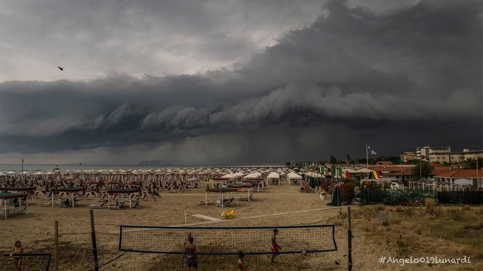 Maltempo, allerta gialla per piogge e temporali in Toscana