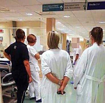 Urla e vetro spaccato, far west all’ospedale 