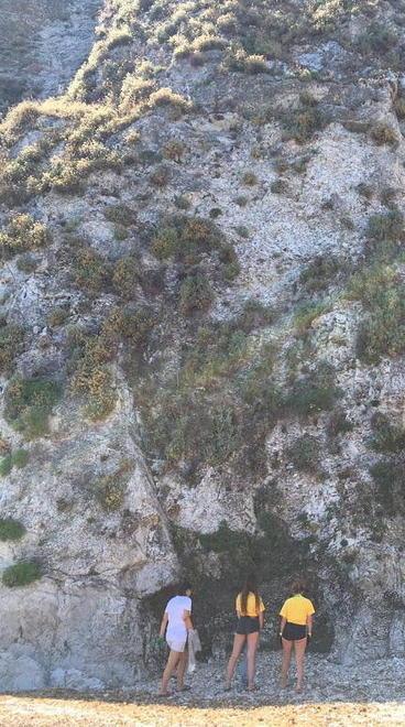 Acque cristalline e rifiuti davvero pochi La spiaggia di Sansone è un’oasi di civiltà