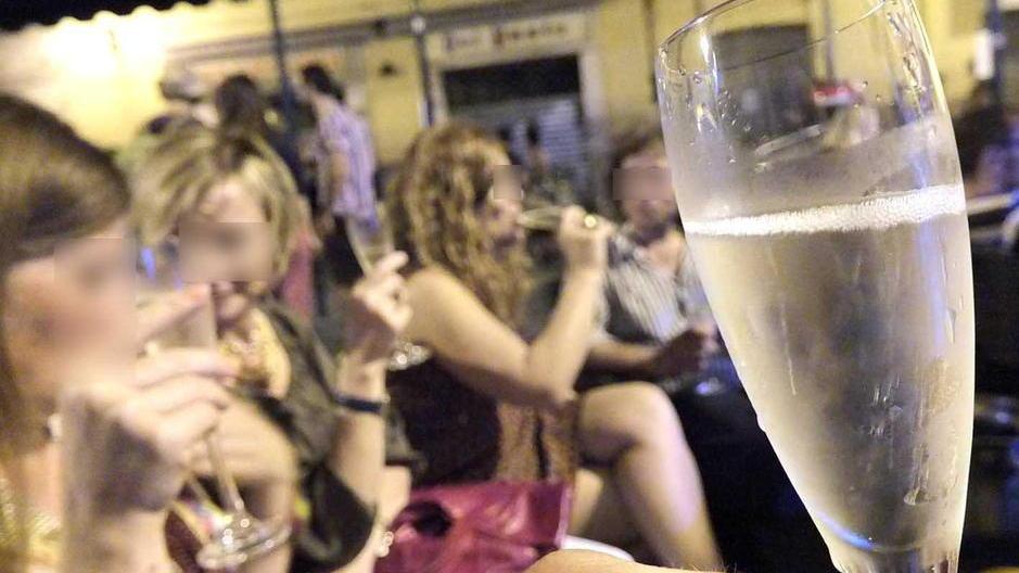 Orari ridotti per la vendita degli alcolici «Un coprifuoco, pronti a ricorrere al Tar»